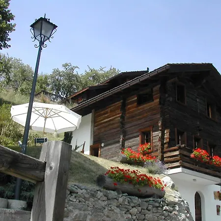 Alpehytte En Anniviers, Cosy Au Centre Du Village De Jean *