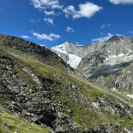 Alpehytte En Anniviers, Cosy Au Centre Du Village De Jean