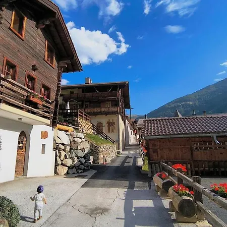 Dağ evi En Anniviers, Cosy Au Centre Du Village De Jean