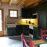 Chalet En Anniviers, Cosy Au Centre Du Village De Jean *